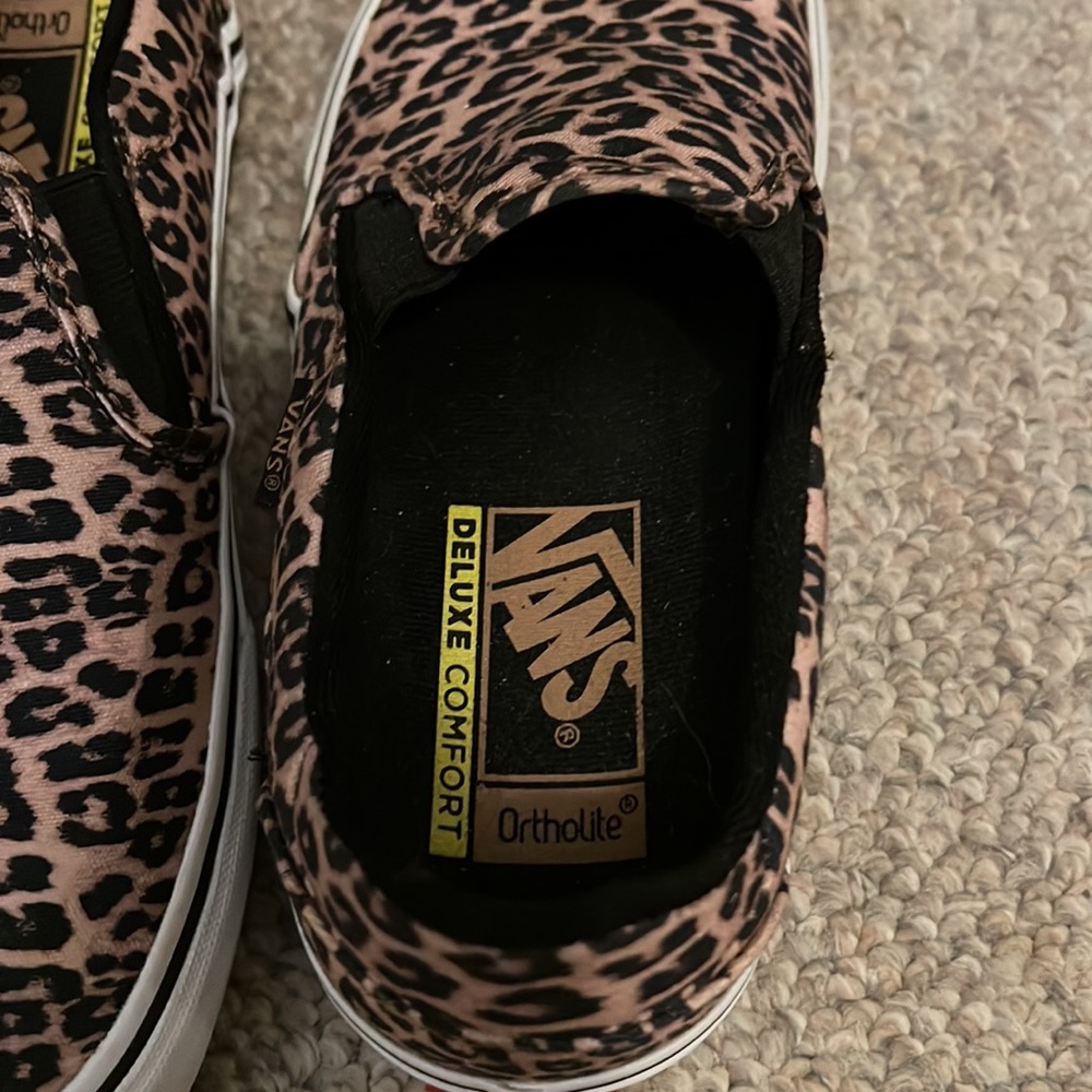 Vans- cheetah print, deluxe comfort ortholite - Picture 3 of 4